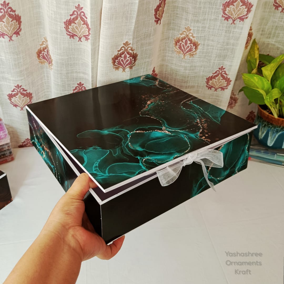 Shirt/Hamper box - Green Black
